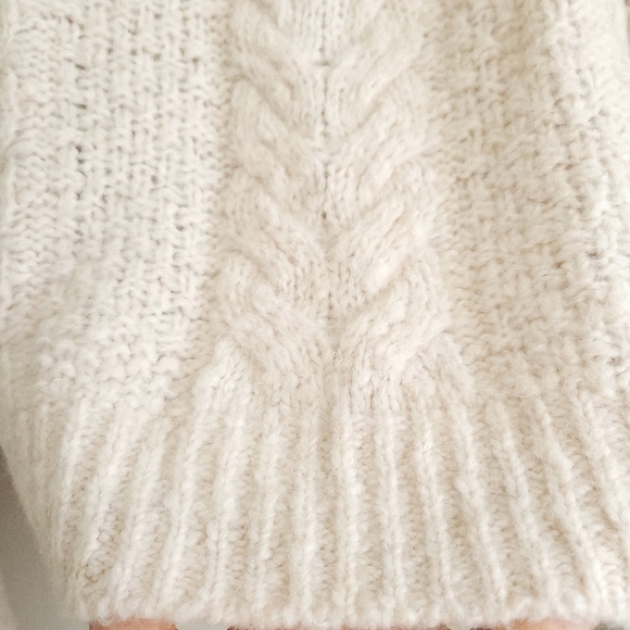 NWOT Aritzia Sunday Best Melly Cable Knit Sweater - Picture 12 of 17
